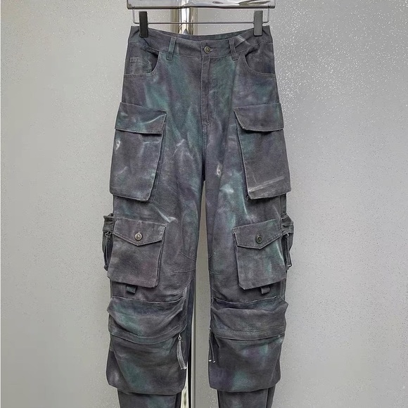 Must have chic cargo pant